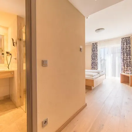 Hotel Heuboden Blum 4*