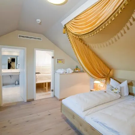 Heuboden Blum 4* Umkirch